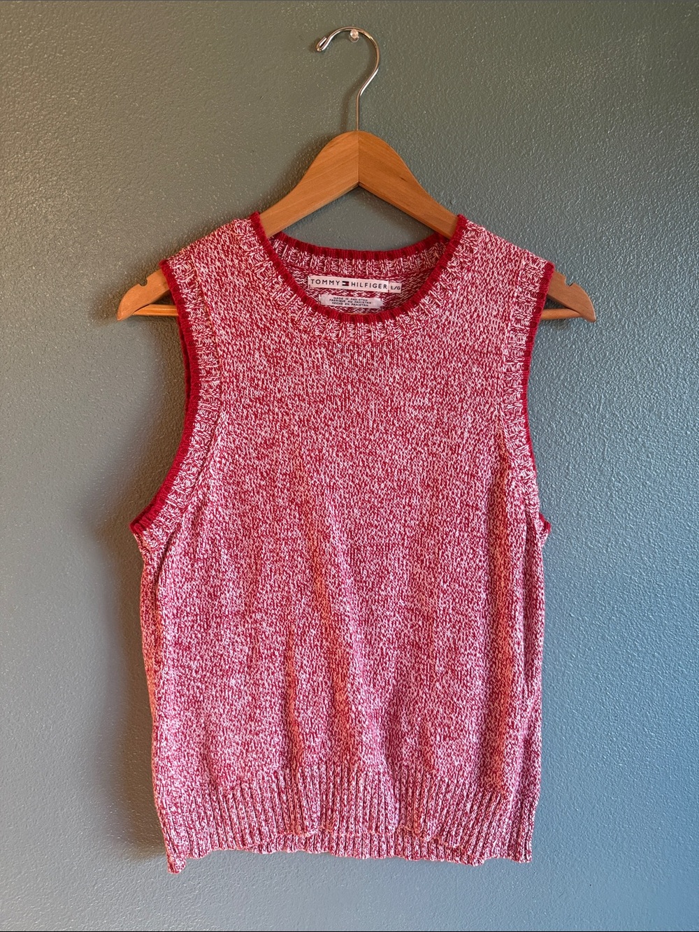 Tommy Hilfiger Red & White Textured Knit Sleeveless Sweater Vest